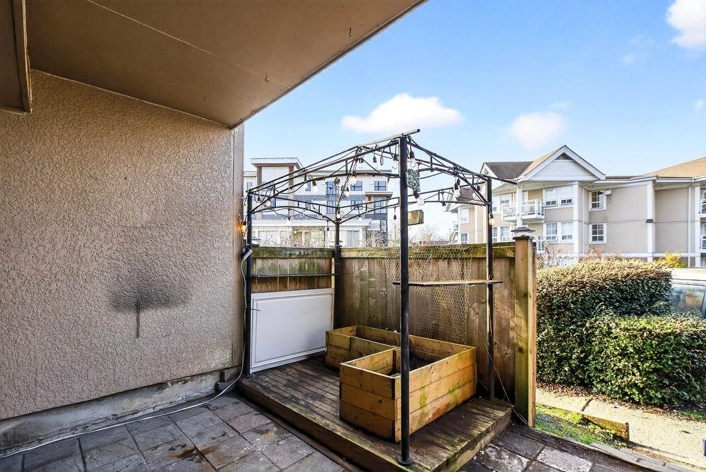 Backyard Photo of 5 17700 60 Avenue, Surrey, BC