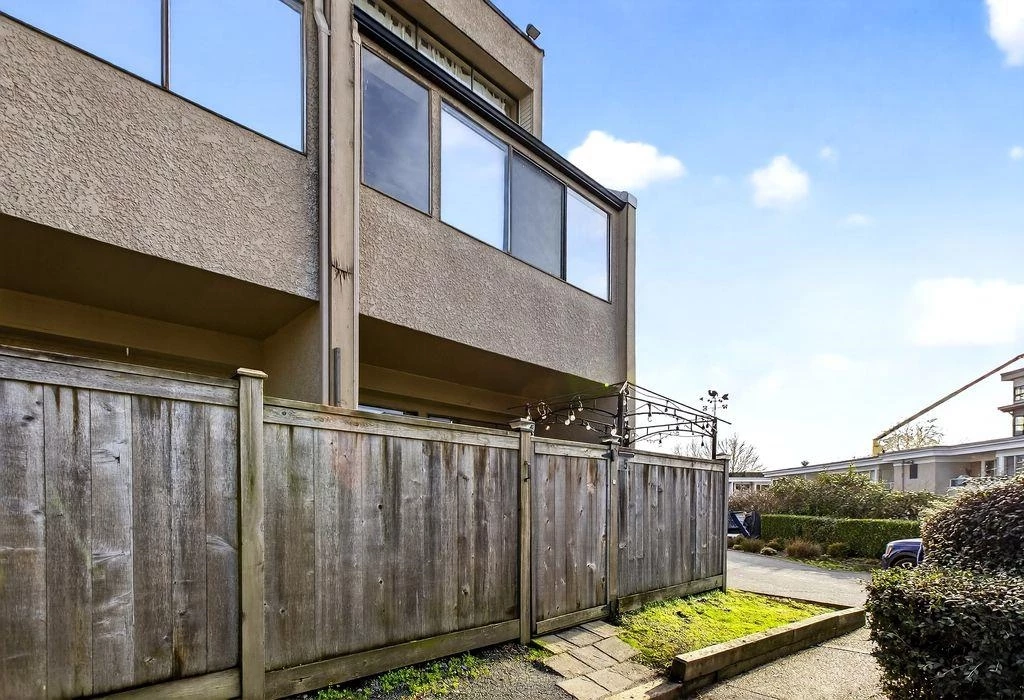 Garden / Landscaping Photo of 5 17700 60 Avenue, Surrey, BC