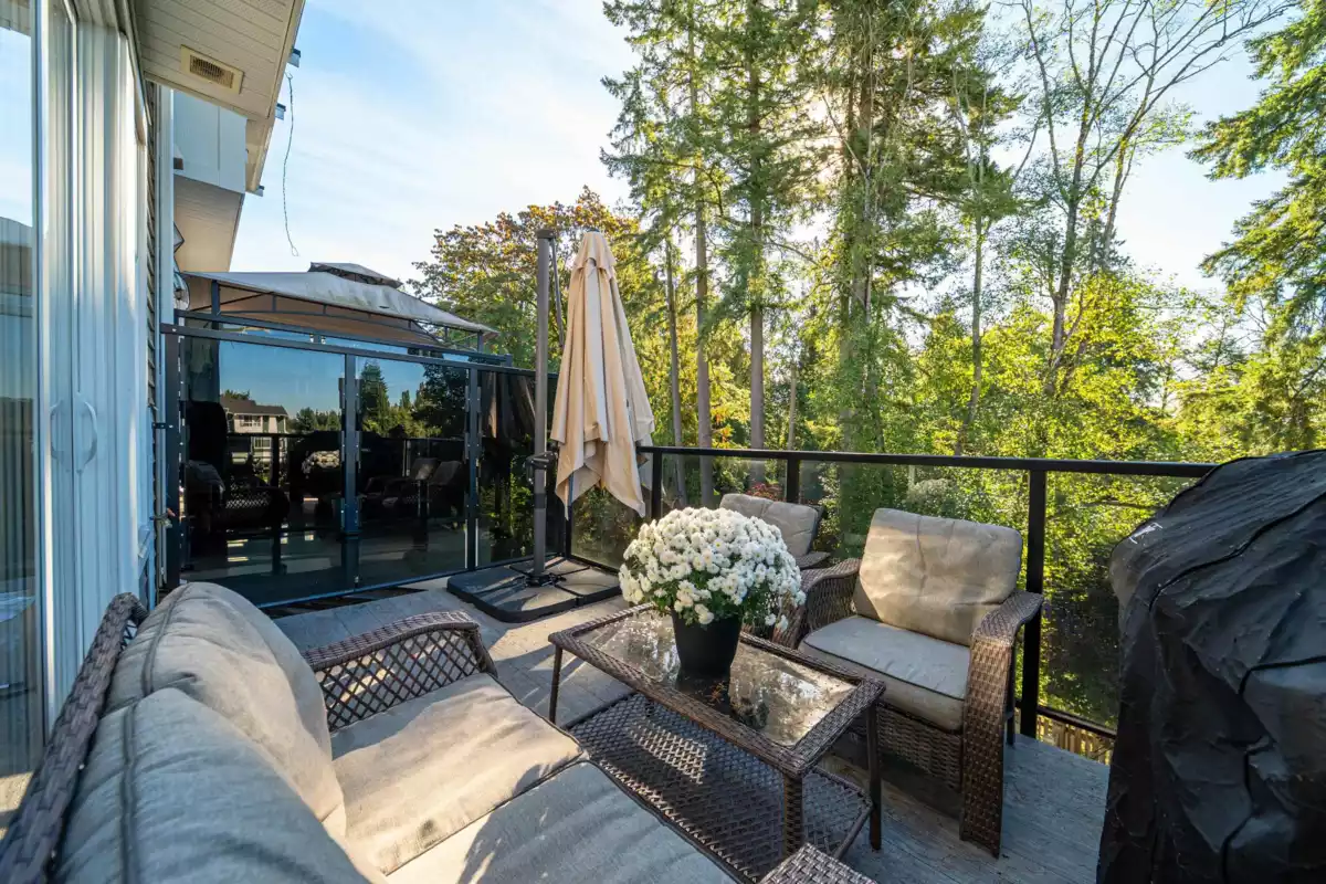 Kitchen Island Photo of 66 24108 104 Avenue, Maple Ridge, BC