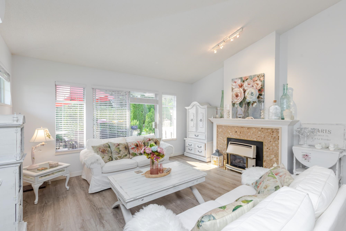 Breakfast Nook Photo of 83 21138 88 Avenue, Langley, BC