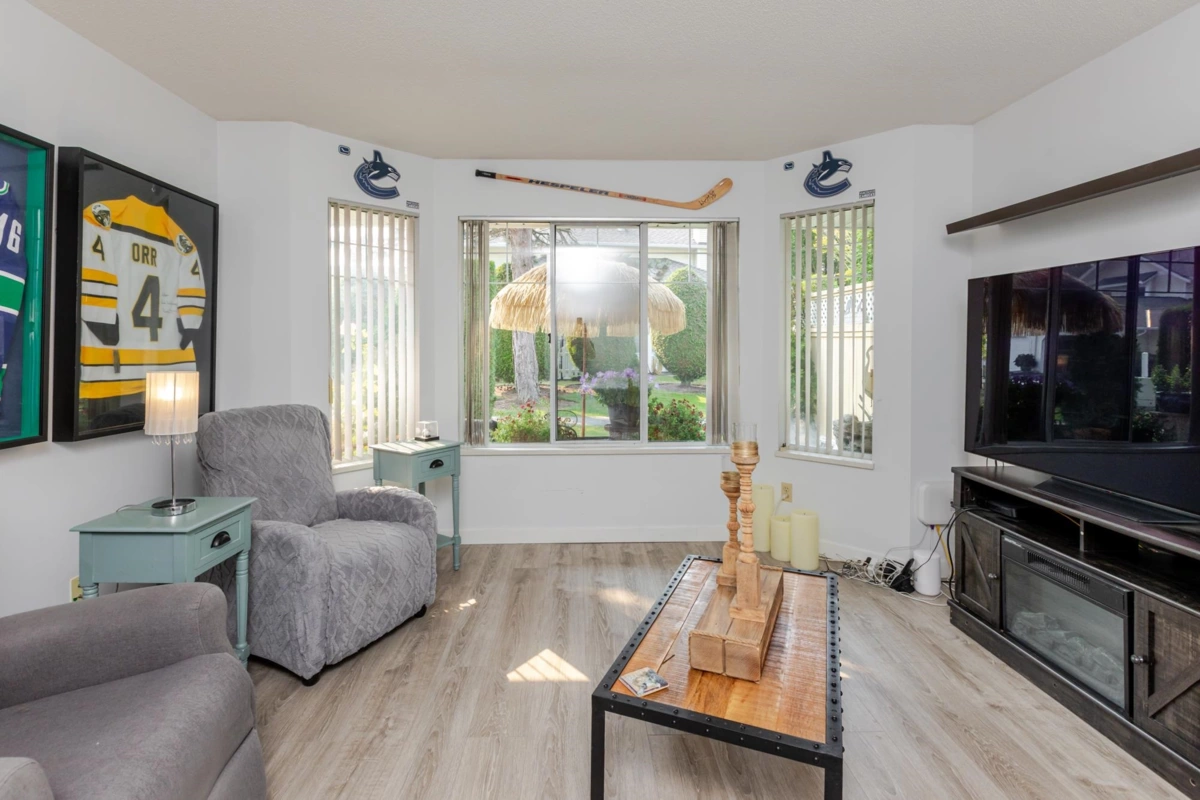 Walk-In Closet Photo of 83 21138 88 Avenue, Langley, BC