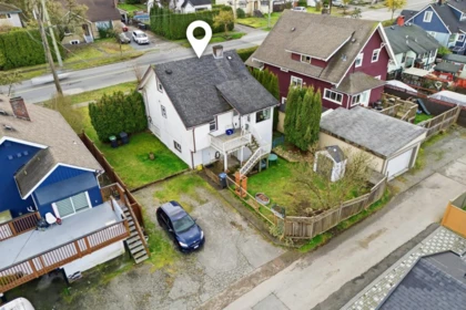Garden / Landscaping Photo of 215 Eighth Avenue, New Westminster, BC
