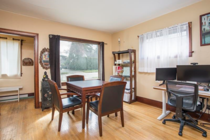 Kitchen Photo of 215 Eighth Avenue, New Westminster, BC