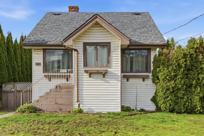 215 Eighth Avenue, New Westminster, BC, New Westminster — Single Family Residence for sale