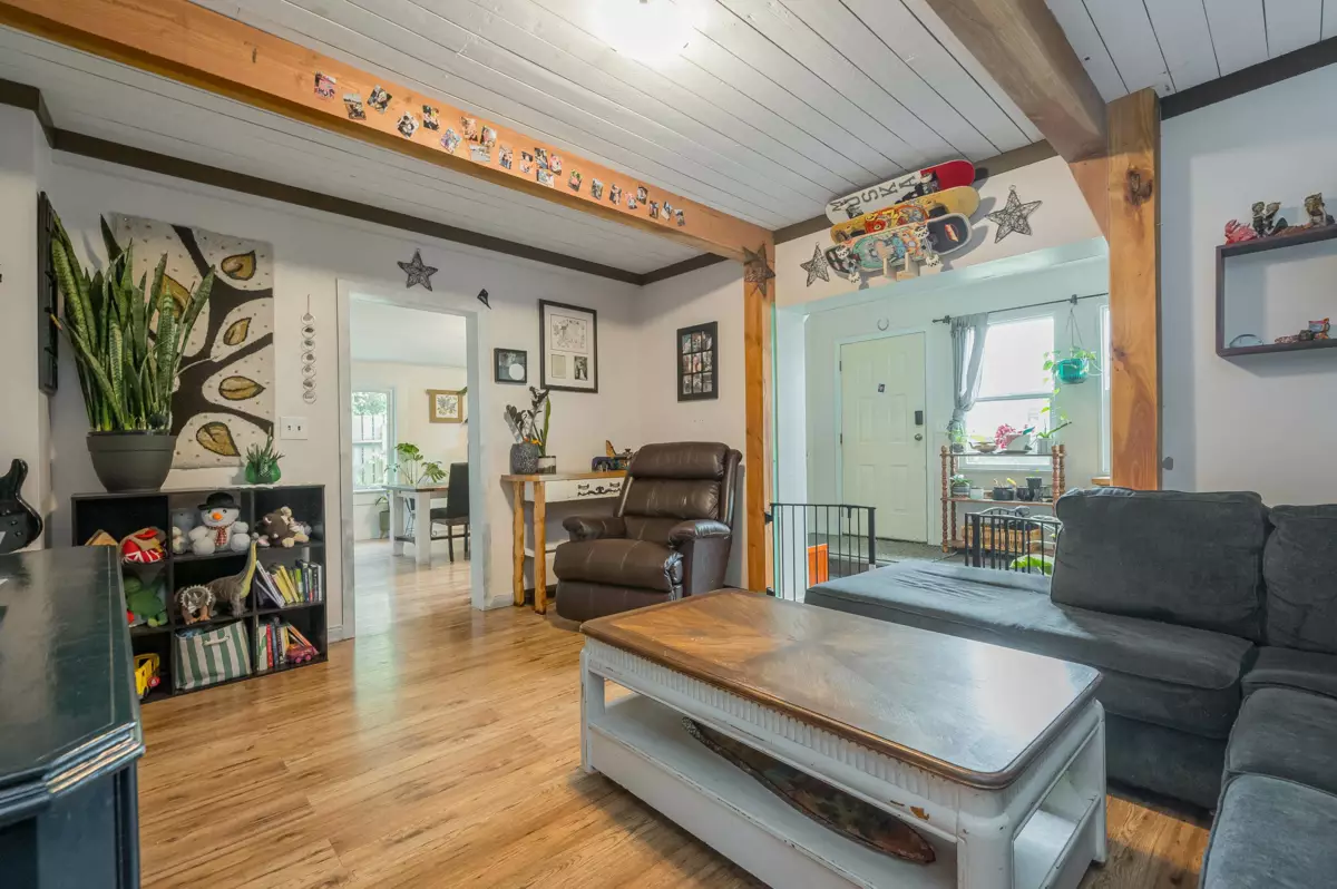 Dining Area Photo of 34587 Ferguson Avenue, Mission, BC