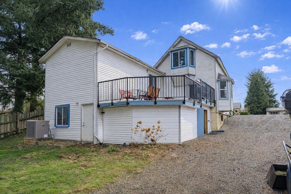 Front Yard Photo of 34587 Ferguson Avenue, Mission, BC