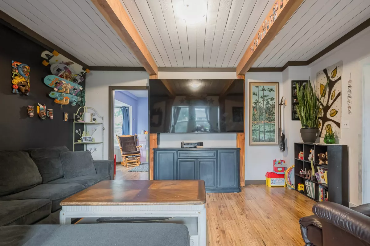 Living Room Photo of 34587 Ferguson Avenue, Mission, BC