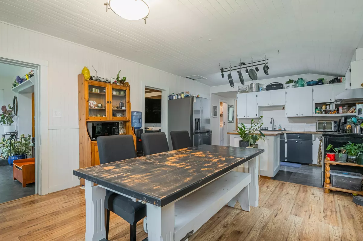 Pantry Photo of 34587 Ferguson Avenue, Mission, BC