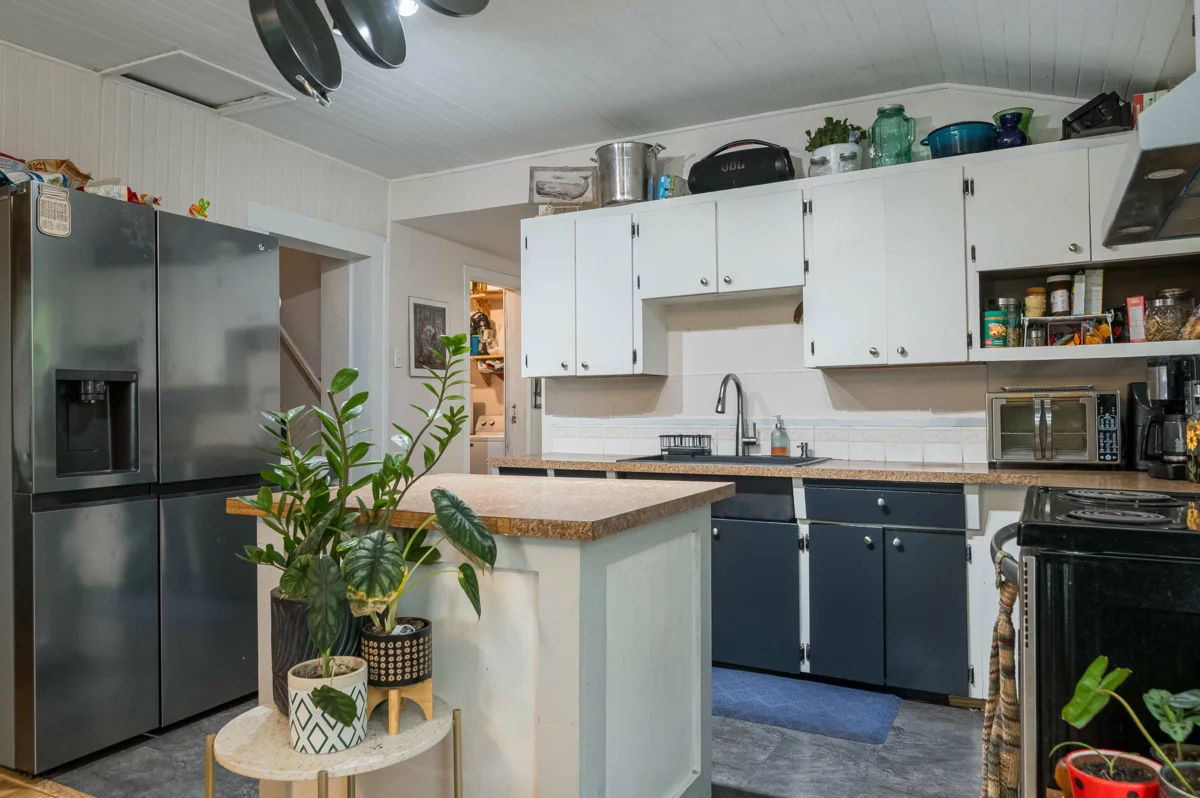 Walk-In Closet Photo of 34587 Ferguson Avenue, Mission, BC