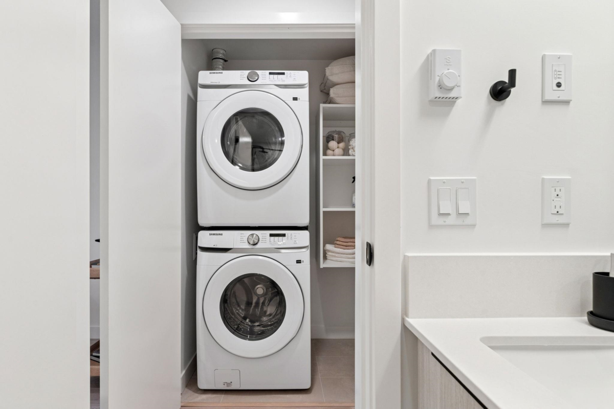 Breakfast Nook Photo of 120 921 Grant Street, Coquitlam, BC