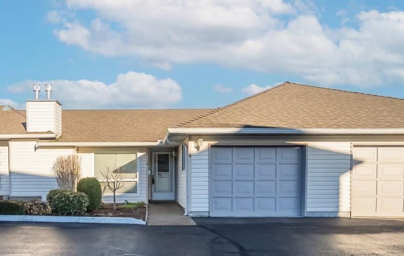 Exterior Front Photo of 3 32640 Murray Avenue, Abbotsford, BC