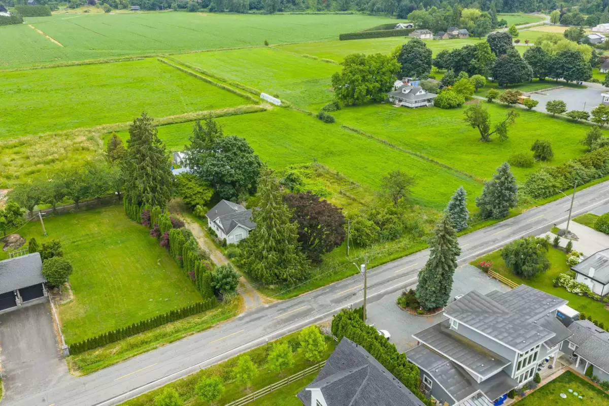 Powder Room Photo of 394 Arnold Road, Abbotsford, BC