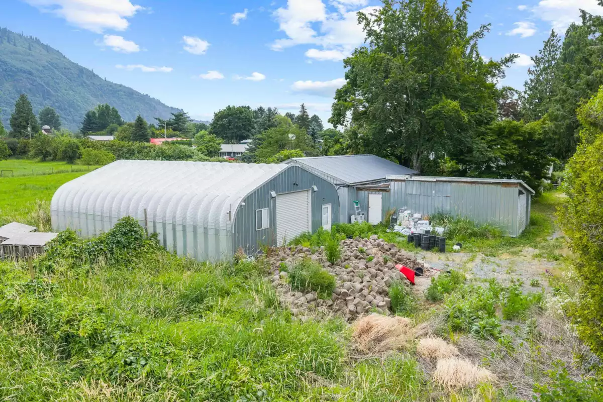 Walk-In Closet Photo of 394 Arnold Road, Abbotsford, BC