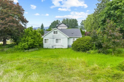 Breakfast Nook Photo of 394 Arnold Road, Abbotsford, BC