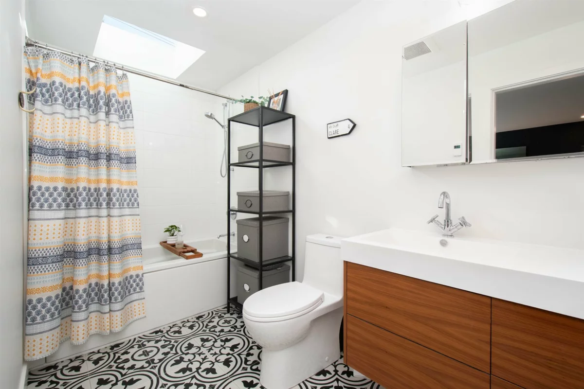 Mudroom Photo of 3981 Lynn Valley Road, North Vancouver, BC