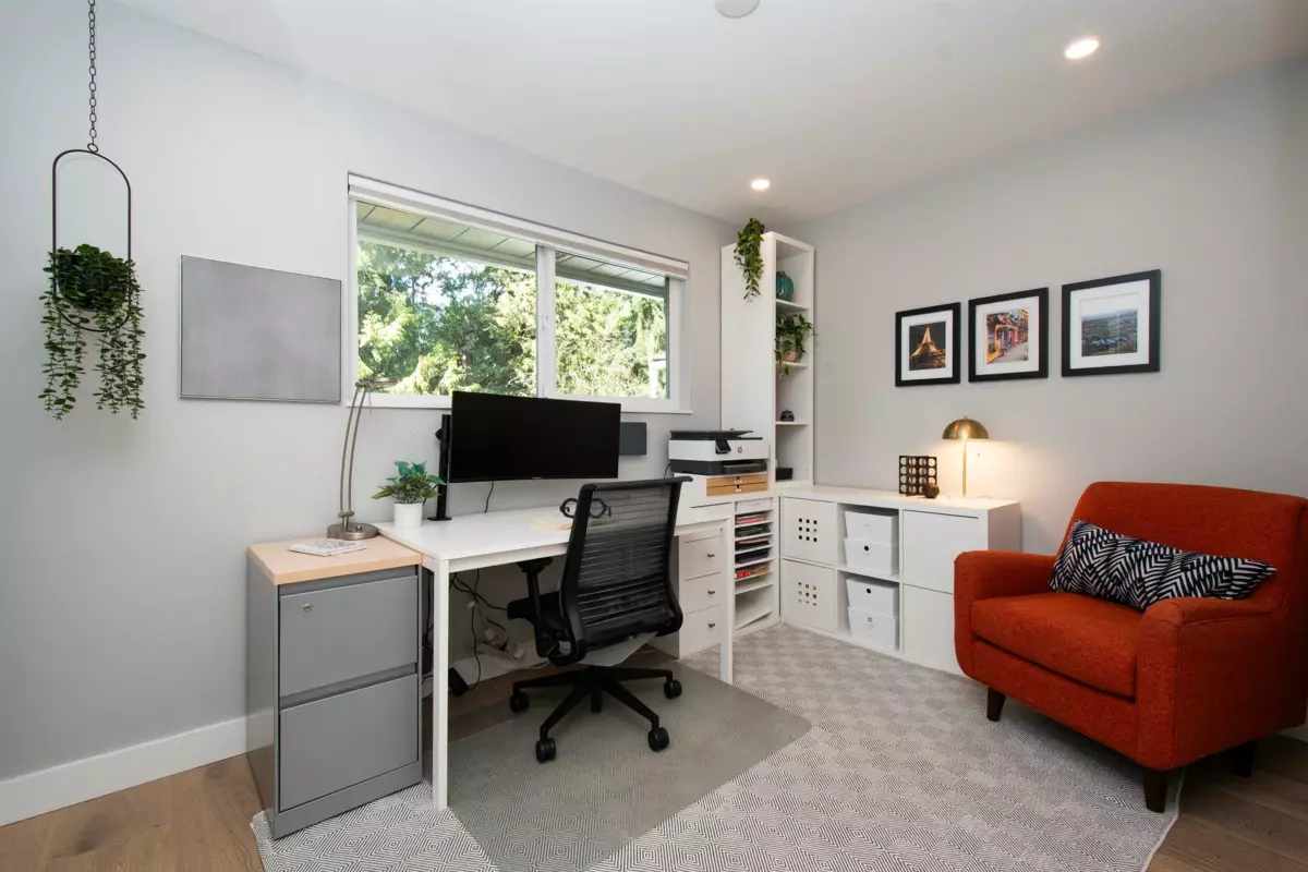 Staircase Photo of 3981 Lynn Valley Road, North Vancouver, BC