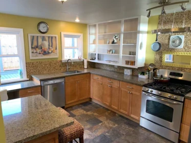 Laundry Room Photo of 14878 Buena Vista Avenue, White Rock, BC