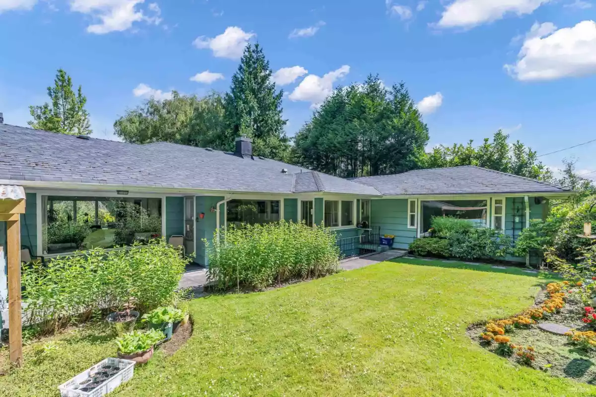Living Room Photo of 1258 W 33rd Avenue, Vancouver, BC
