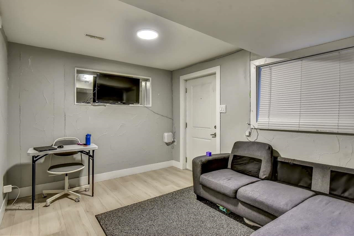 Entry Foyer Photo of 7031 115a Street, Delta, BC