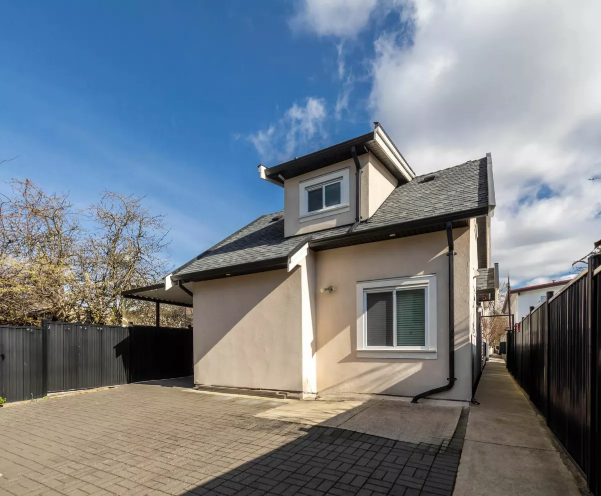 Garden / Landscaping Photo of 6182 Commercial Street, Vancouver, BC