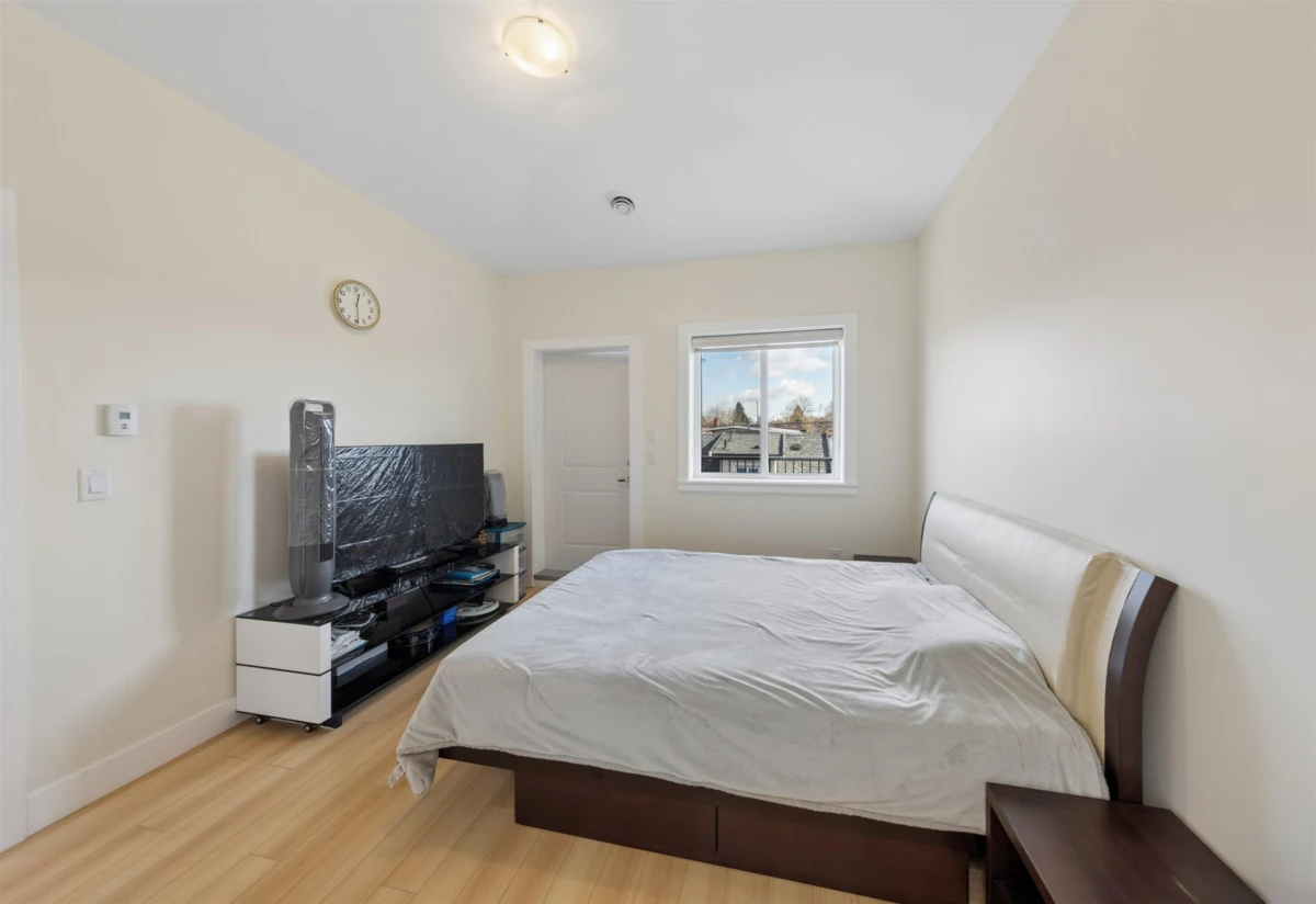 Hallway Photo of 6182 Commercial Street, Vancouver, BC