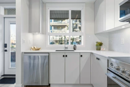 Kitchen Island Photo of 112 45505 Campus Drive, Chilliwack, BC
