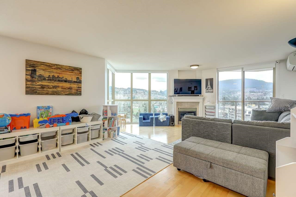 Walk-In Closet Photo of 1306 1196 Pipeline Road, Coquitlam, BC