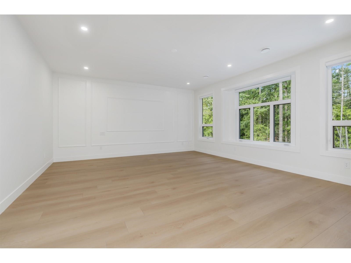 Powder Room Photo of 20062 27a Avenue, Langley, BC