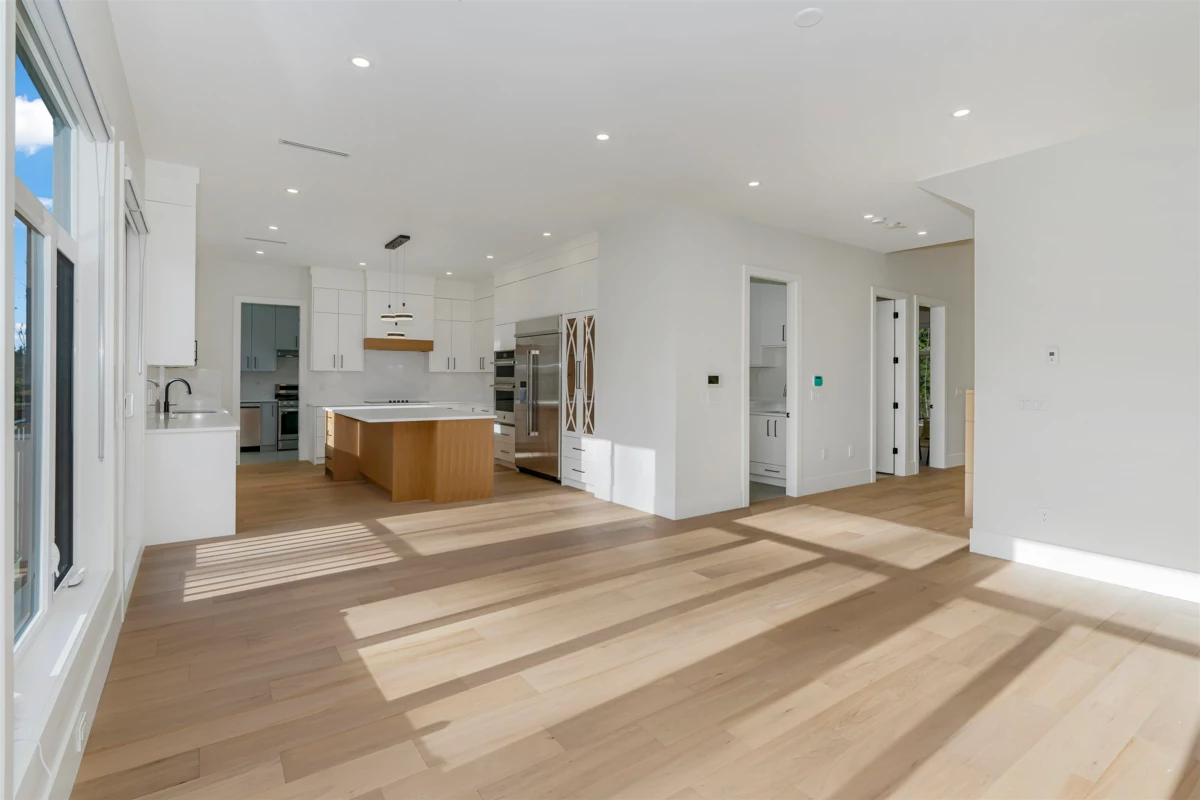 Walk-In Closet Photo of 20062 27a Avenue, Langley, BC