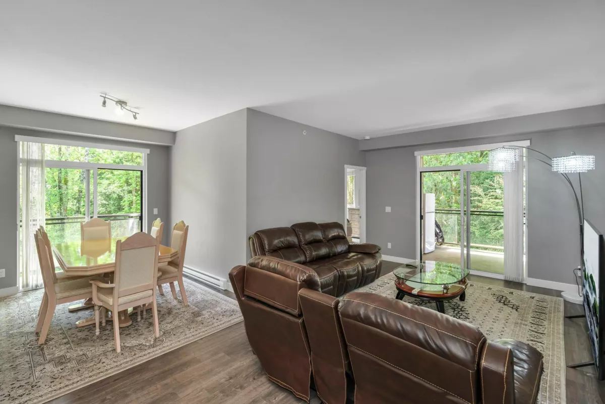 Family Room Photo of 411 14358 60 Avenue, Surrey, BC