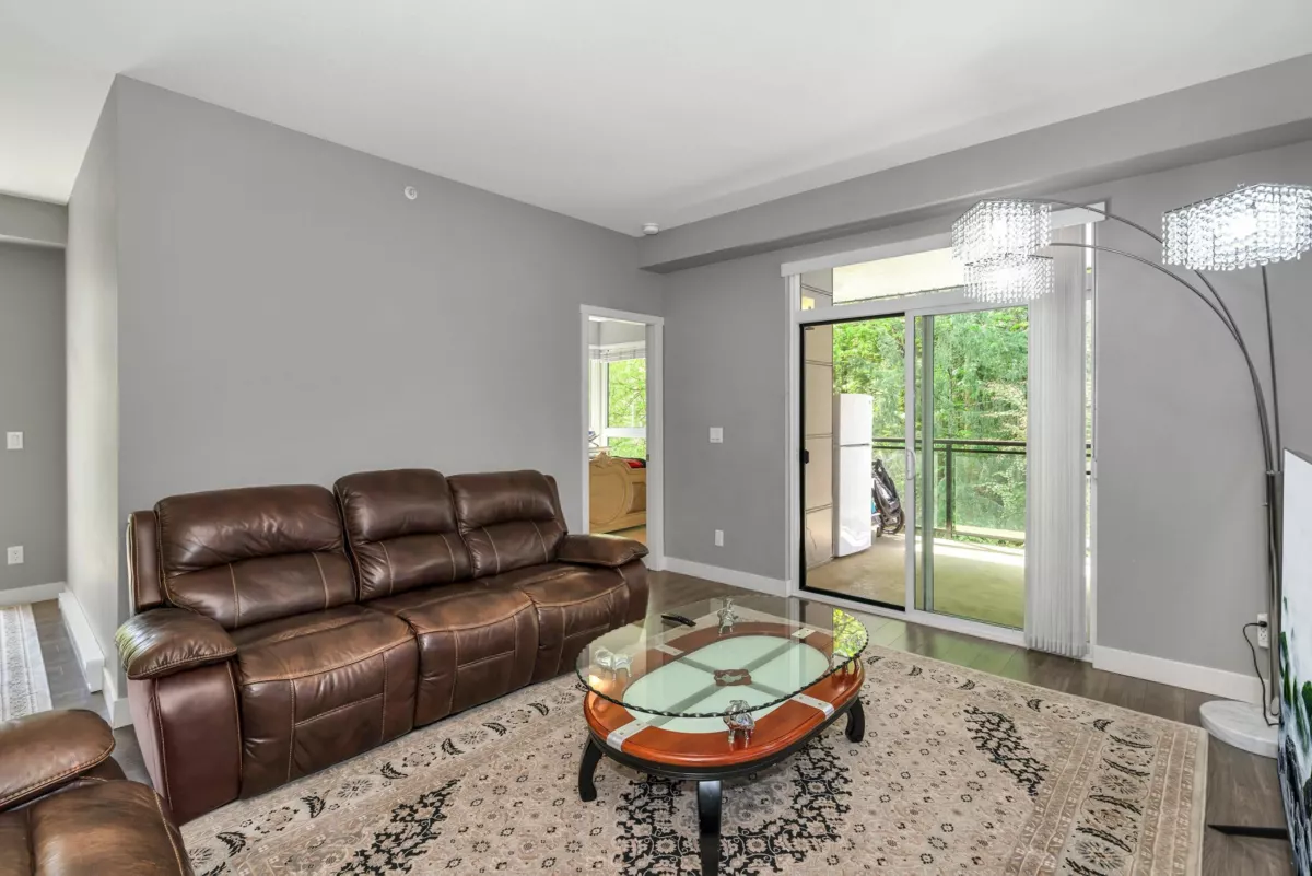 Kitchen Island Photo of 411 14358 60 Avenue, Surrey, BC