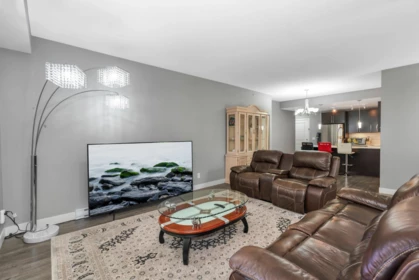 Kitchen Photo of 411 14358 60 Avenue, Surrey, BC