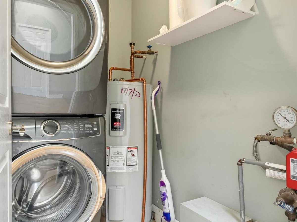 Garage Interior Photo of 1141 O'flaherty Gate, Port Coquitlam, BC