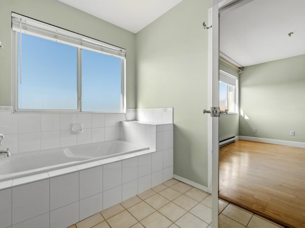 Laundry Room Photo of 1141 O'flaherty Gate, Port Coquitlam, BC