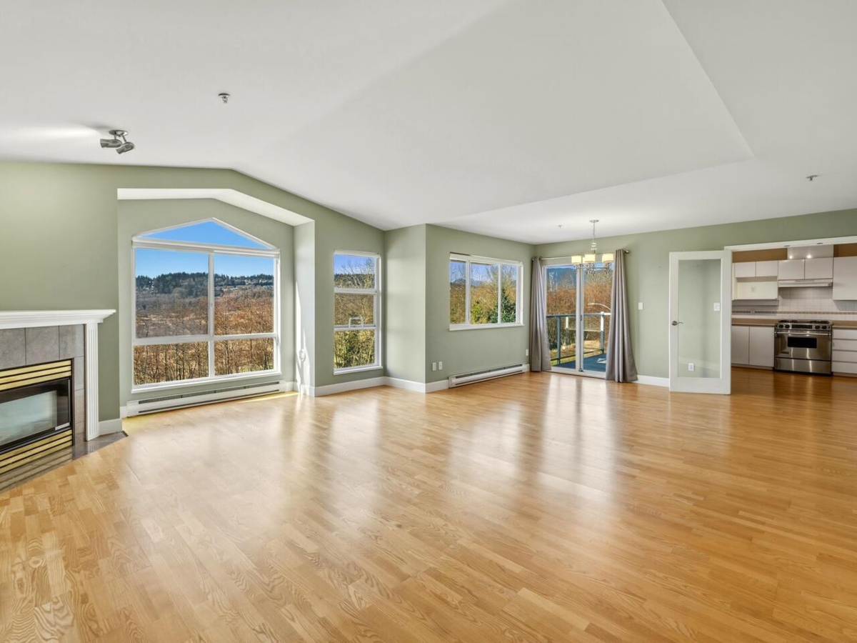 Living Room Photo of 1141 O'flaherty Gate, Port Coquitlam, BC