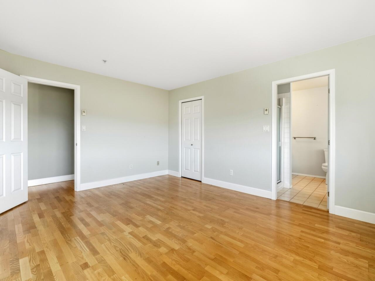 Powder Room Photo of 1141 O'flaherty Gate, Port Coquitlam, BC