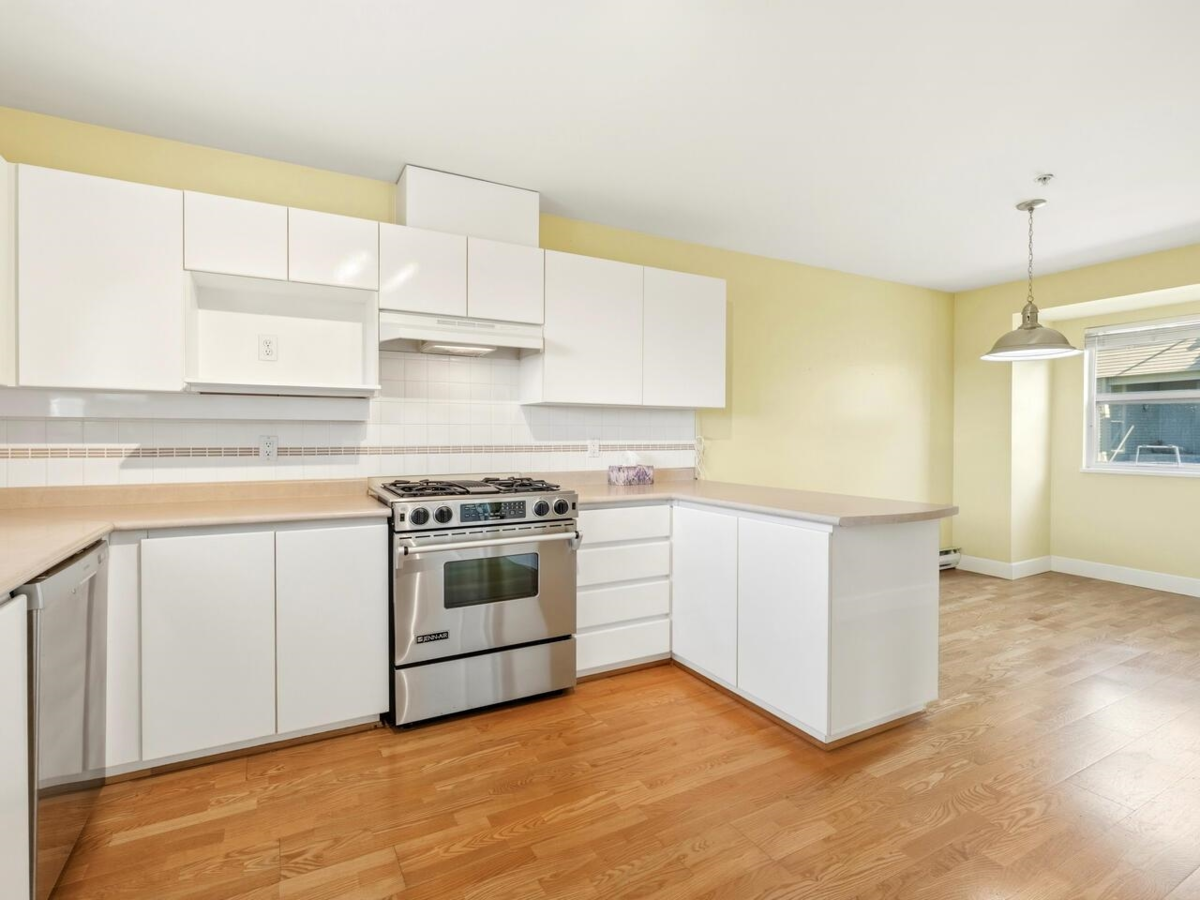Primary Bathroom Photo of 1141 O'flaherty Gate, Port Coquitlam, BC