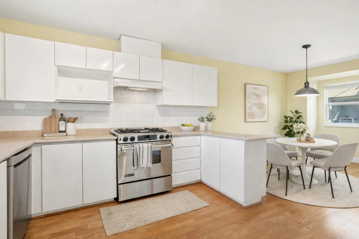 Walk-In Closet Photo of 1141 O'flaherty Gate, Port Coquitlam, BC