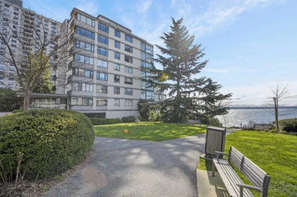 Fitness Center Photo Near 203 2090 Argyle Avenue, West Vancouver, BC