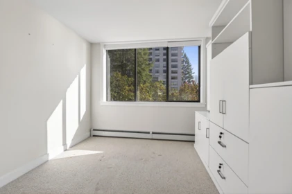 Hallway Photo of 203 2090 Argyle Avenue, West Vancouver, BC