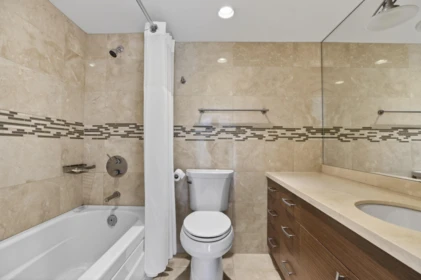 Hot Tub / Spa Photo of 203 2090 Argyle Avenue, West Vancouver, BC