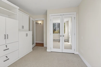 Mudroom Photo of 203 2090 Argyle Avenue, West Vancouver, BC