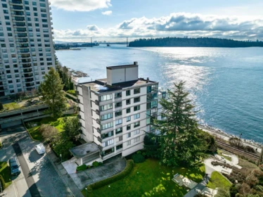 Neighborhood Park Photo Near 203 2090 Argyle Avenue, West Vancouver, BC