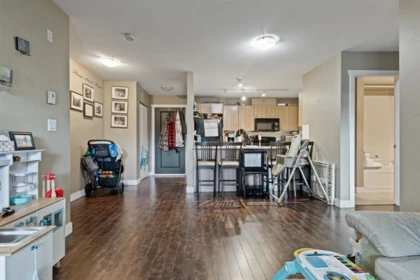 Kitchen Photo of 404 45561 Yale Road, Chilliwack, BC