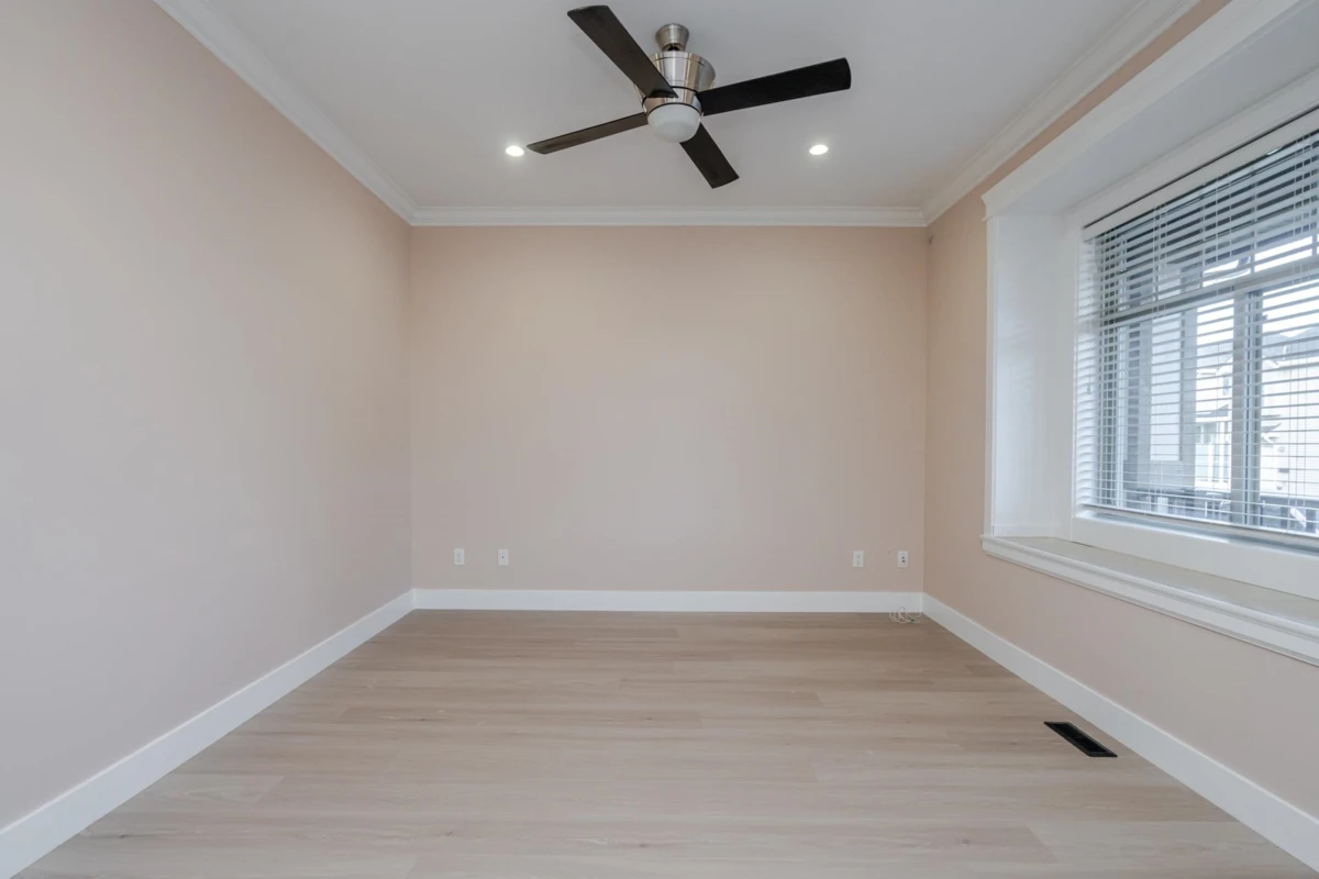Dining Area Photo of 19586 72a Avenue, Surrey, BC