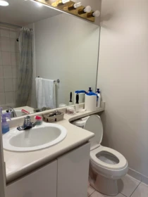Primary Bathroom Photo of 1007 9633 Manchester Drive, Burnaby, BC