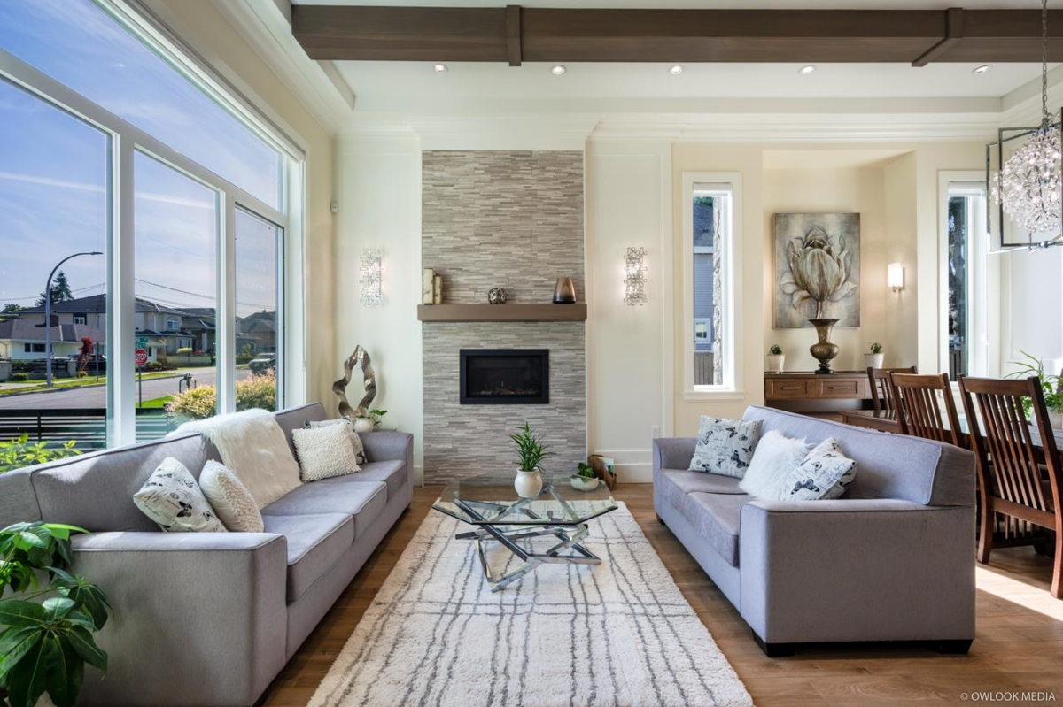 Living Room Photo of 12901 92a Avenue, Surrey, BC