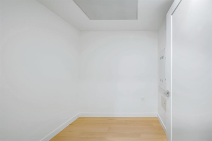 Guest Bathroom Photo of 871 33 Avenue, Vancouver, BC