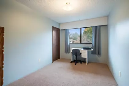 Basement Recreation Room Photo of 1505 134a Street, Surrey, BC