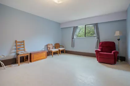 Hallway Photo of 1505 134a Street, Surrey, BC